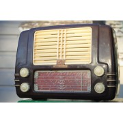 HMV Little Nipper radio